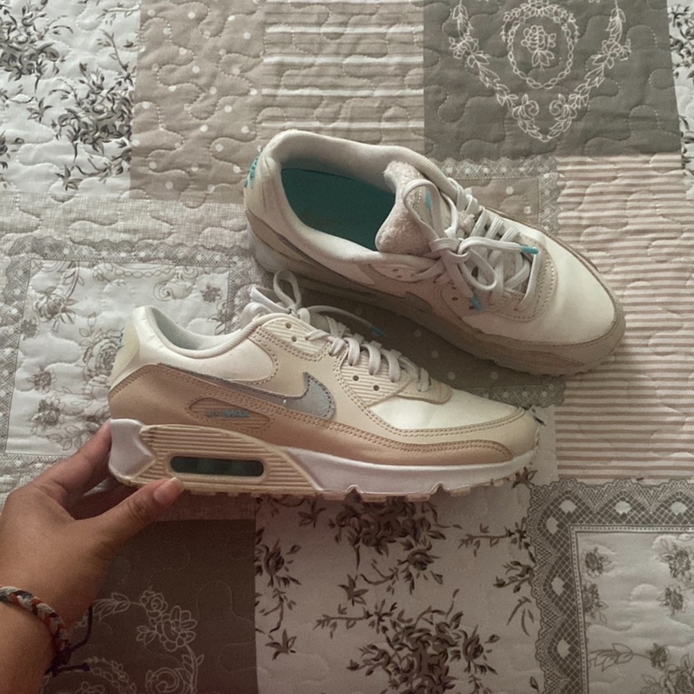Nike shoes 7.5